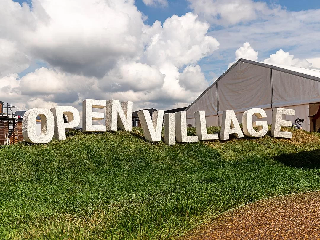 ВРЕМЯ ЕХАТЬ ЗА ГОРОД: KERAMA MARAZZI НА OPEN VILLAGE ЛЕТО ’25